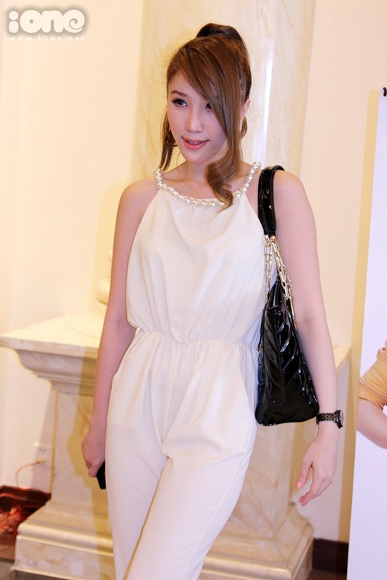 bo vay trang dinh ngoc trai cua Bao Thy