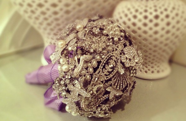 bo hoa duoc ket tu tram cai dau nu trang cuoi