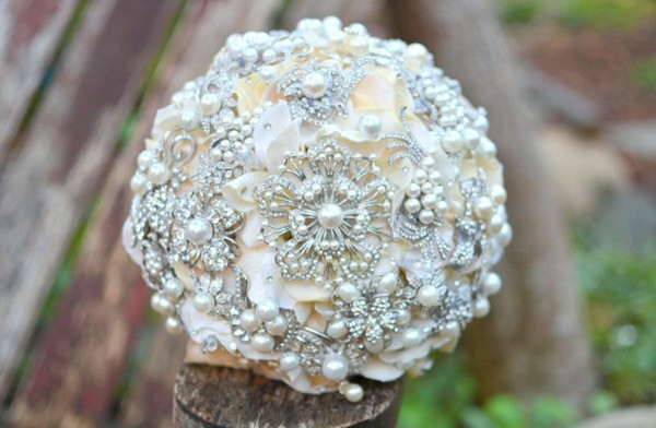 nhung bong hoa nu trang bat mat