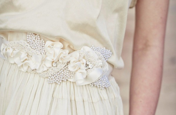 nu trang phu kien ngoc trai cua co dau