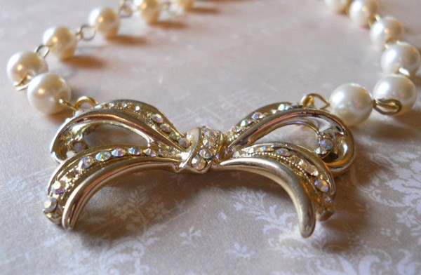 vong nu trang ngoc trai manh