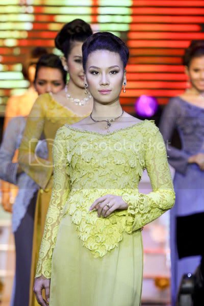 Ao dai to tam II - ngoc trai hoang gia