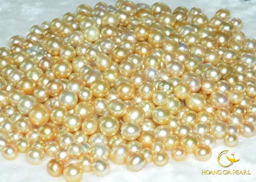 Khi mua sắm trang sức ở Hoàng Gia Pearl, khách hàng có thể yên tâm về nguồn gốc và chất lượng ngọc trai.