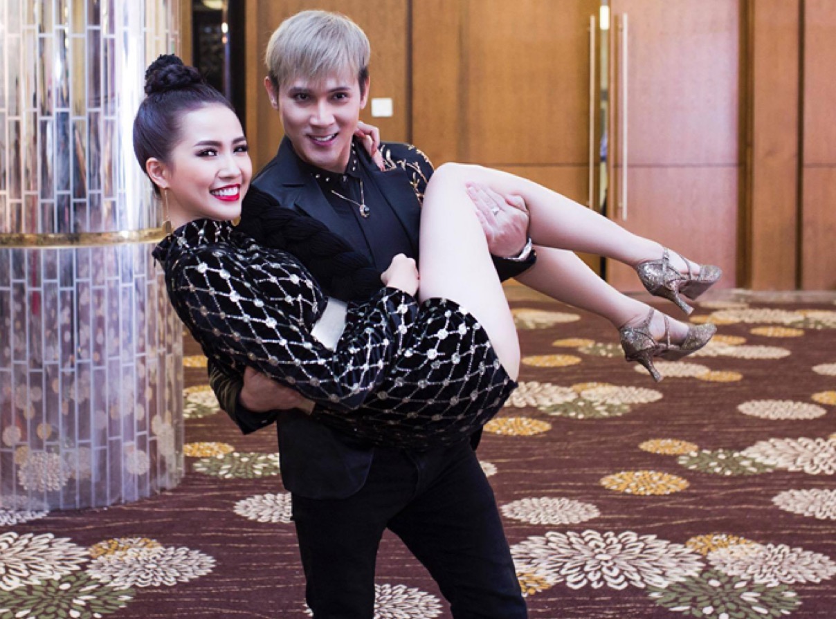 nguyen-vu-be-bong-phan-thi-mo-trong-hau-truong-5