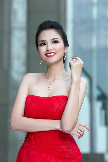 Hay ngọc trai tạo nét thanh lịch, duyên dáng, xinh tươi cho các quí cô với những mẫu mã thiết kế nhẹ nhàng, cá tính