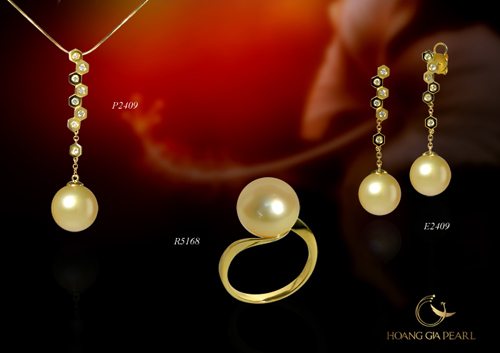 Một mẫu trang sức ngọc trai tinh tế và sang trọng của Hoàng Gia Pearl.