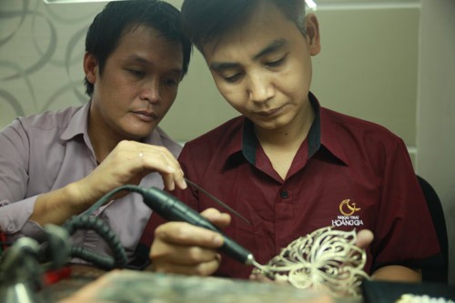 Chỉnh dáng cho vương miện