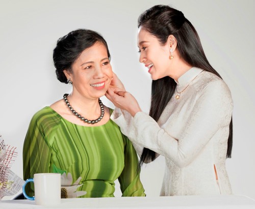 Quà tặng trang sức ngọc trai giúp mẹ làm đẹp và bảo trợ bình an Qua tang trang suc ngoc trai giup me lam dep va bao tro binh an