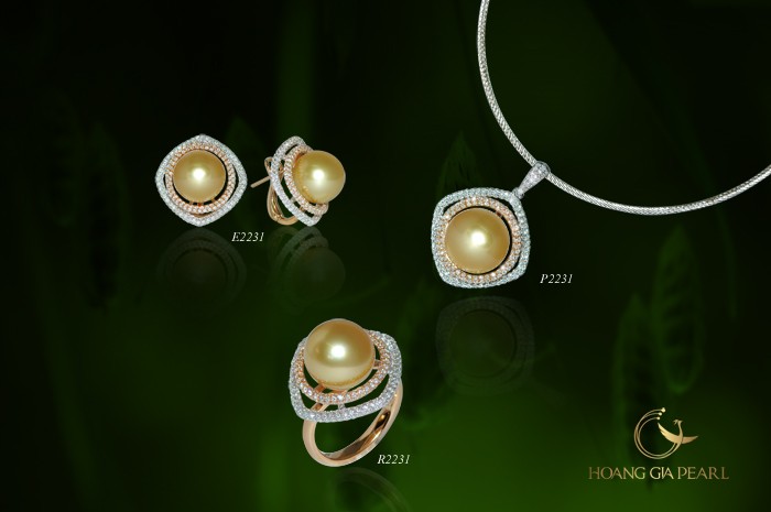 Mỗi bộ trang sức được thiết kế đặc biệt, hàm chứa trong đó những thông điệp và ý nghĩa sâu sắc.