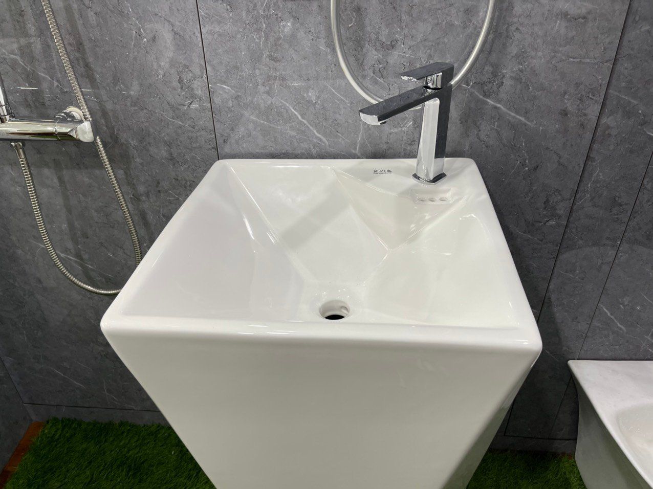  Chậu rửa đặt đất Bs-283f 
