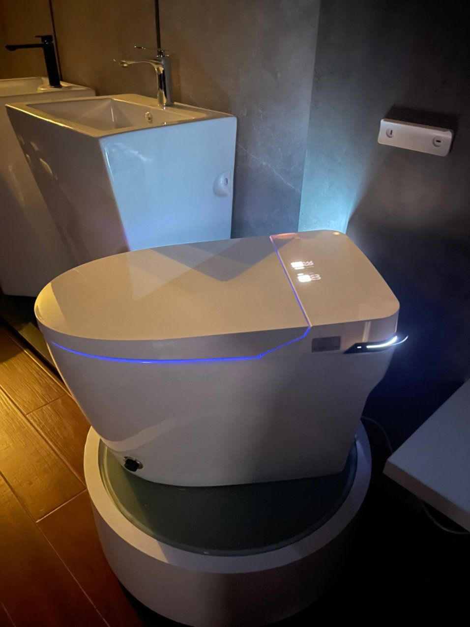  Smart Toilet Tkm-136 