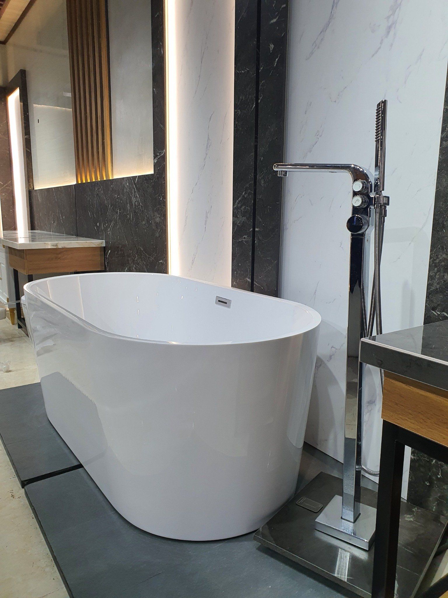  Bathtub Floor-mounted Shower Set Fc-6617c 