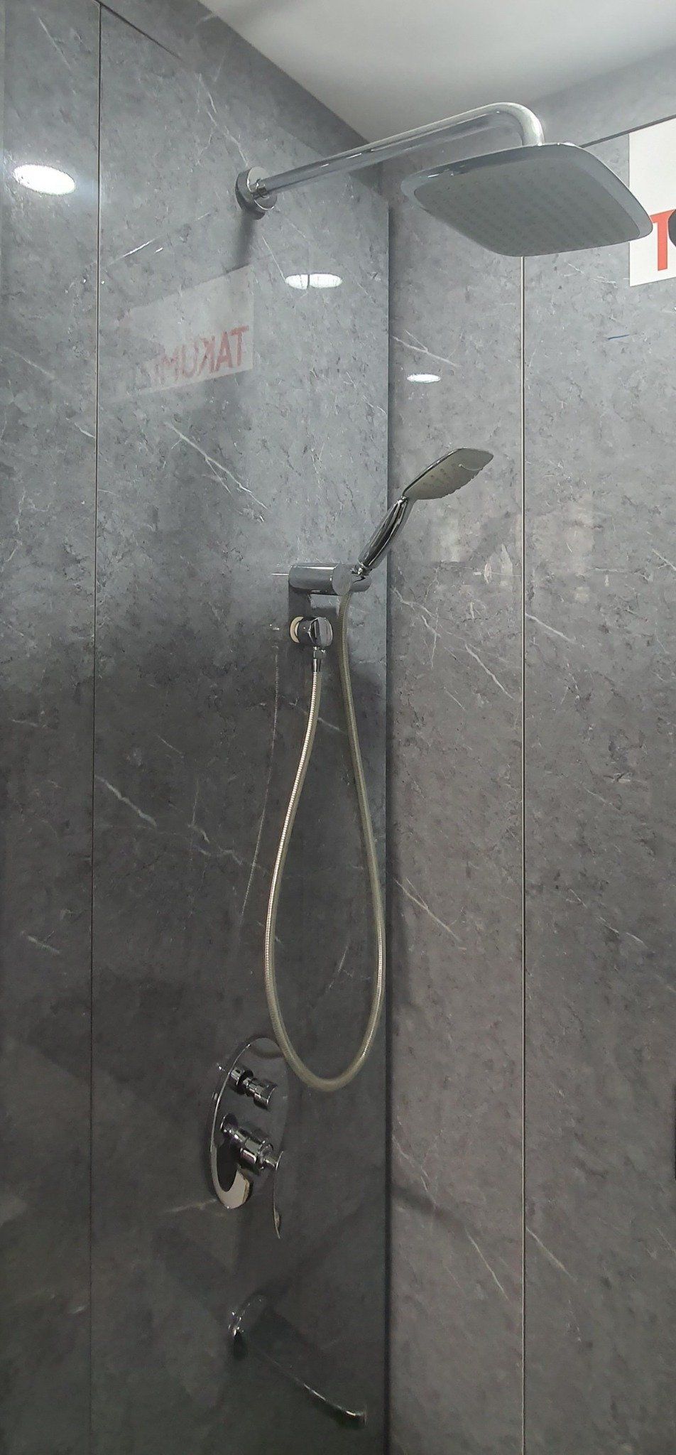  Wall-Mounted Shower Fc-4004 