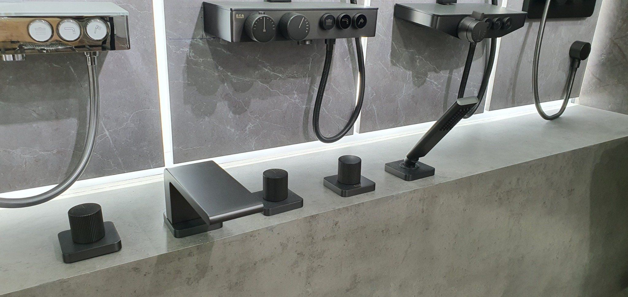  5-Hole Bathtub Shower Set Fb-6612a 