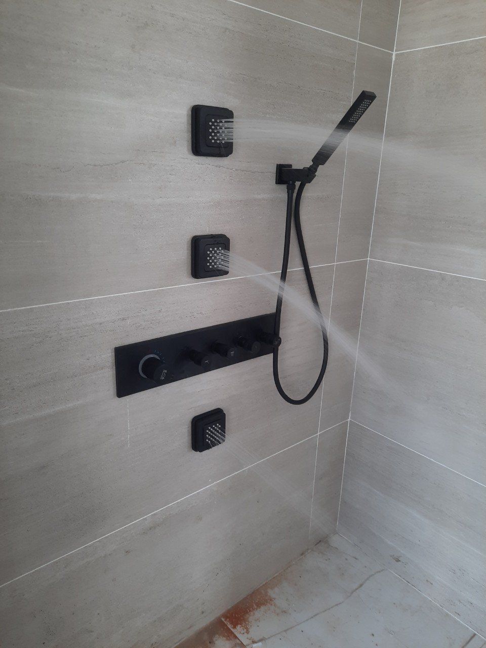  Wall-mounted Shower Fc-4029b 