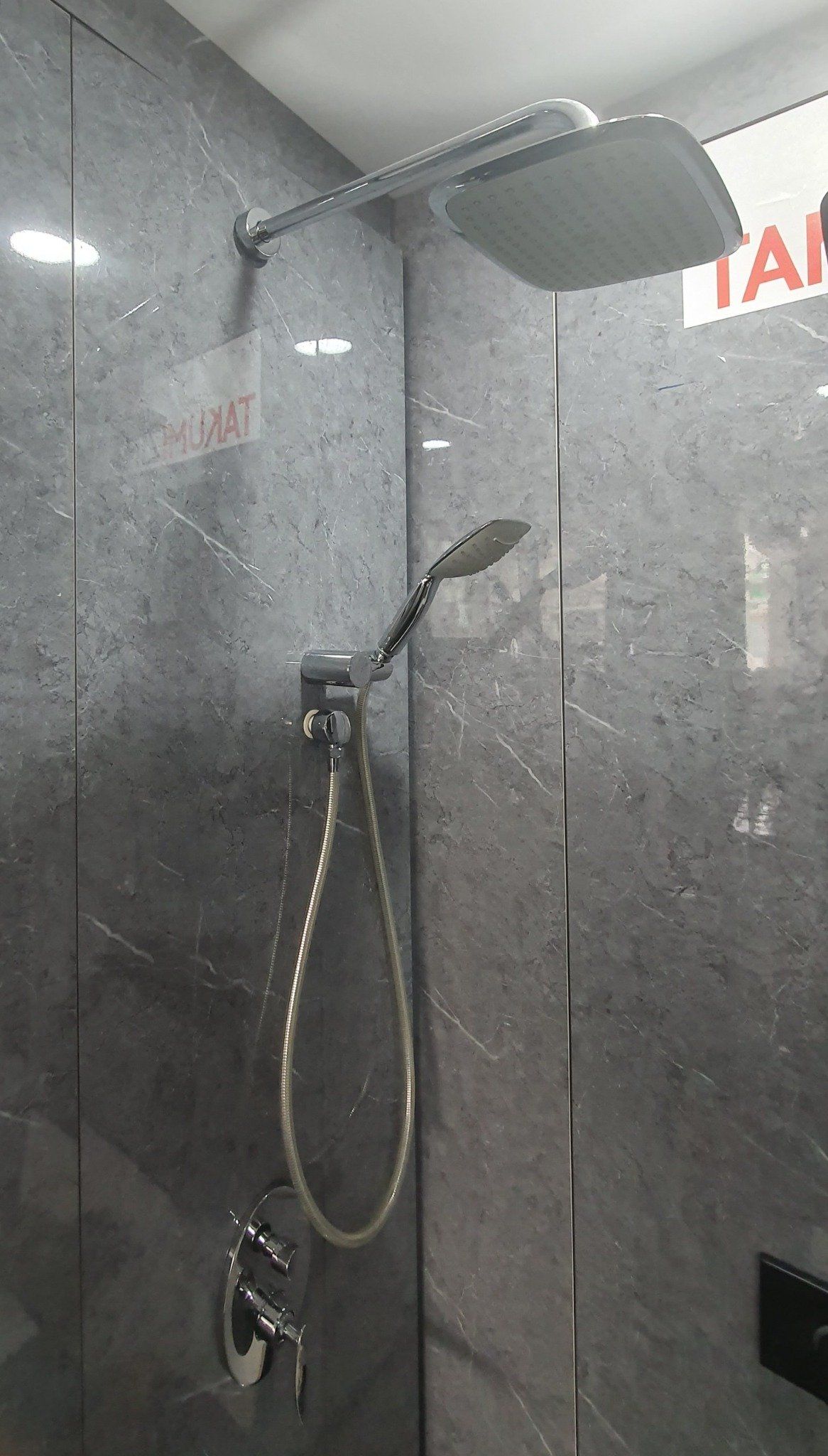  Wall-Mounted Shower Fc-4004 