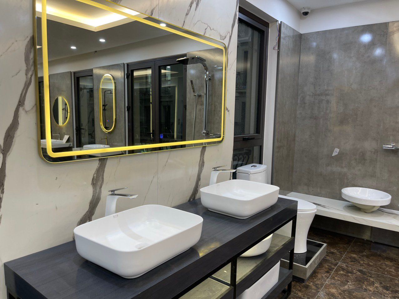  Chậu rửa dương bàn men mờ Bs-228m 