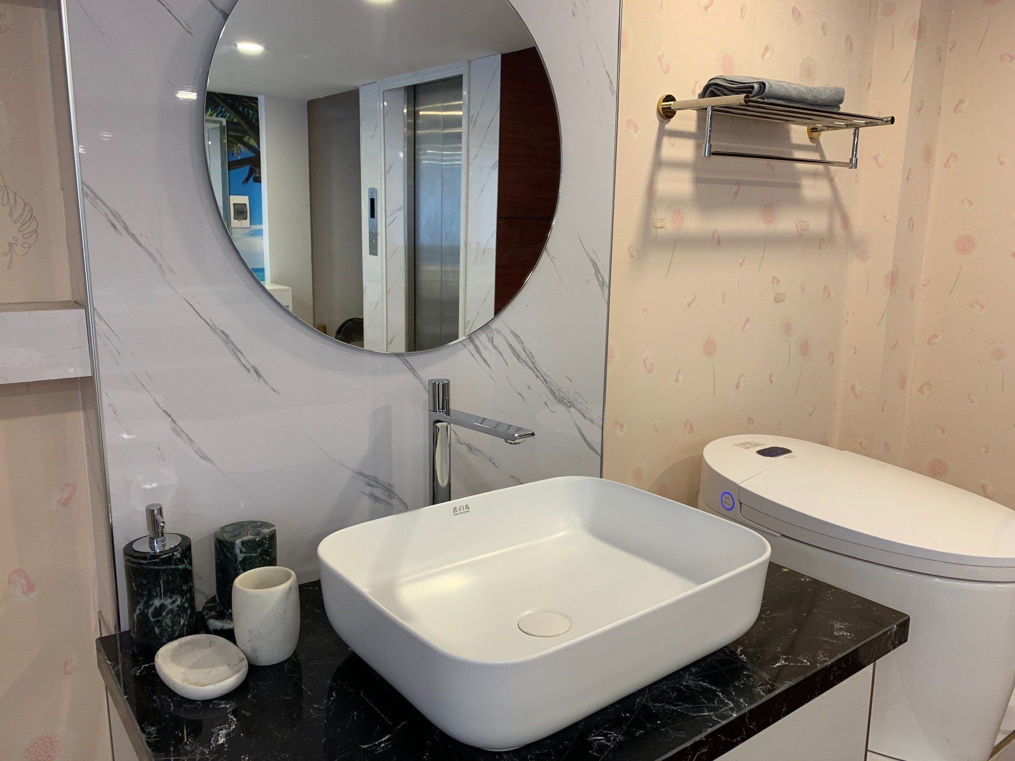  Chậu rửa dương bàn men mờ Bs-228m 