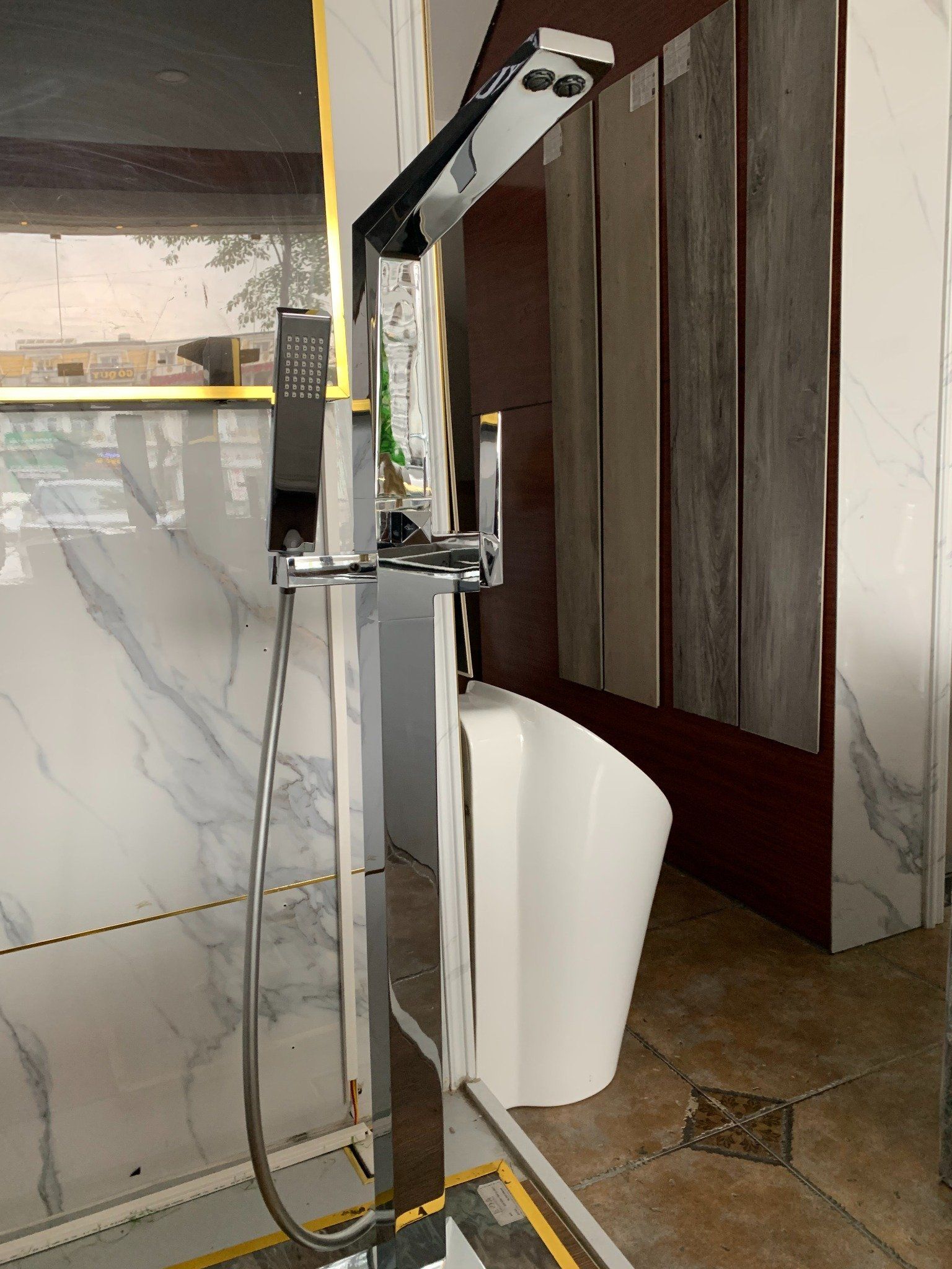  Floor-mounted Bathtub Shower Fc-4012 