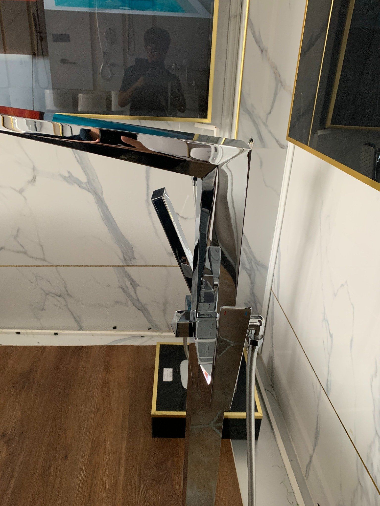  Floor-mounted Bathtub Shower Fc-4012 