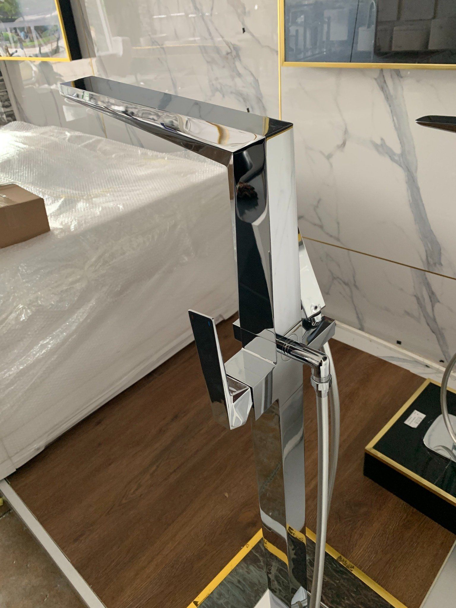  Floor-mounted Bathtub Shower Fc-4012 