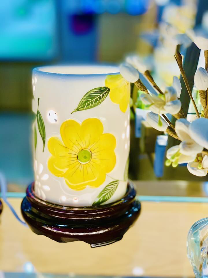 Đèn điện xông tinh dầu hình trụ hoa văn vẽ tay