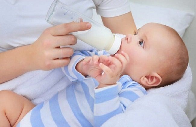 Sữa bột Aptamil Úc pro số 2, 900g, mẫu mới.