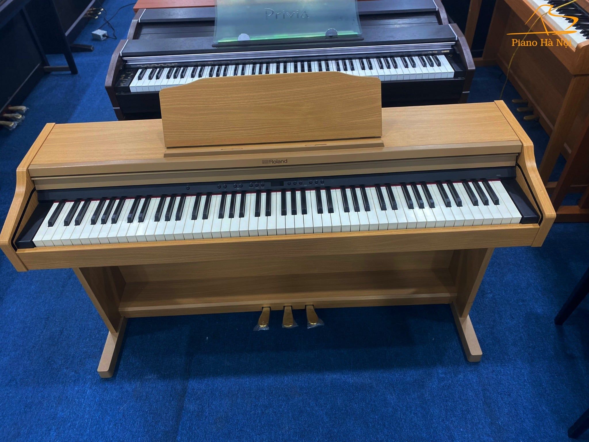 Đàn Piano Điện Roland RP501R Giảm Giá Sốc Tại Piano Hà Nội – Piano Hà Nội