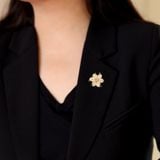  Ghim cài áo hoa đính đá hồng thanh lịch 