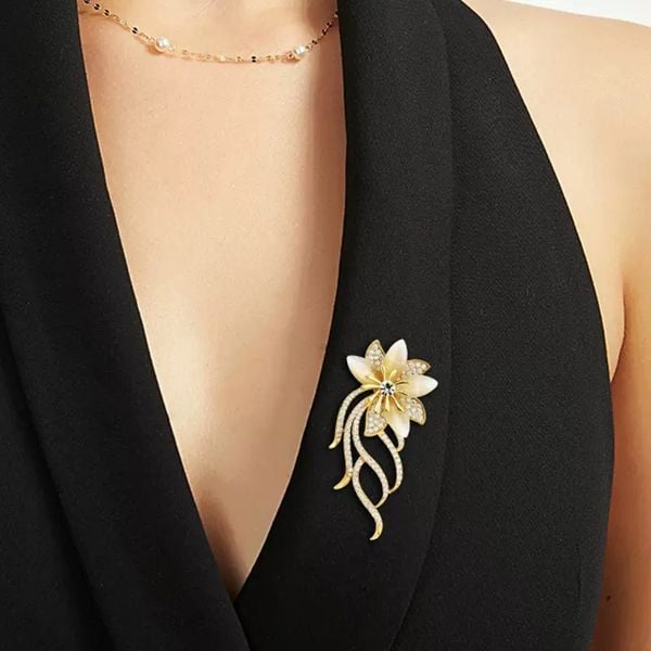  Trâm cài áo hoa nơ đính pha lê thanh lịch duyên dáng 