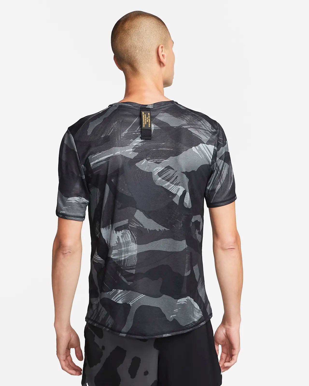  Áo Phông - Áo thun Chạy Nam NIKE As M Nk Df Miler Top Ss Camo DQ4737-010 