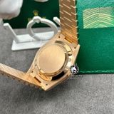 Đồng Hồ Rolex Day-Date 40mm 228235-0045 Rep 1:1 Chế Tác Vỏ Vàng Khối 18K Niềng Bezel Độ Kim Cương Thiên Nhiên Mặt Thạch Anh Tự Nhiên Cọc Số Kim Cương Thiên Nhiên Baguette Dây Kim Loại