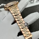 Đồng Hồ Patek Philippe Nautilus 7118/1200R-001 Rep 1:1 Chế Tác Vỏ Vàng Khối 18K Niềng Bezel Độ Kim Cương Thiên nhiên Mặt Trắng Dây Kim Loại