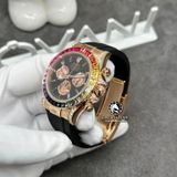 Đồng Hồ Rolex Cosmograph Daytona Rainbow 116595RBOW Rep 1:1 Chế Tác Vỏ Vàng Khối 18K Niềng Bezel Đính Ruby Cầu Vồng Mặt Đen Cọc Số Kim Cương Baguette Dây Cao Su