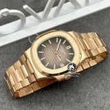 Đồng Hồ Patek Philippe Nautilus 5711R-001 Rep 1:1 Chế Tác Vỏ Vàng Khối 18K Mặt Nâu Dây Kim Loại