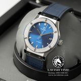 Đồng Hồ Hublot Classic Fusion 42mm Rep 1:1 Chế Tác Vỏ Bạc Niềng Đính Đá Mặt Số Xanh Dương Chải Tia 542.NX.7170.LR