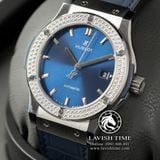 Đồng Hồ Hublot Classic Fusion 42mm Rep 1:1 Chế Tác Vỏ Bạc Niềng Đính Đá Mặt Số Xanh Dương Chải Tia 542.NX.7170.LR