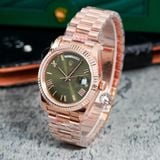 Đồng Hồ Rolex Day-Date 40mm 228235-0025 Rep 1:1 Chế Tác Mặt Số Xanh Lá Olive Cọc Số La Mã Vỏ Vàng Hồng Khối Lượng 185 Gram