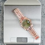 Đồng Hồ Rolex Day-Date 40mm 228235-0025 Rep 1:1 Chế Tác Mặt Số Xanh Lá Olive Cọc Số La Mã Vỏ Vàng Hồng Khối Lượng 185 Gram