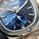 Đồng Hồ Patek Philippe Nautilus 5726/1A-014  Rep 1:1 Chế Tác Vỏ Bạc Mặt Xanh Dây Kim Loại