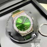 Đồng Hồ Hublot Classic Fusion 42mm Rep 1:1 Chế Tác Vỏ Bạc Độ Niềng Kim Cương Thiên Nhiên Mặt Số Xanh Lá Chải Tia Dây Da 542.NX.8970.LR