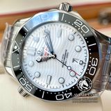 Đồng Hồ Omega Seamaster Diver 300M Co‑Axial Master Chronometer 42 mm 210.30.42.20.04.001 Rep 1:1 Chế Tác Vỏ Bạc Mặt Trắng Dây Kim Loại