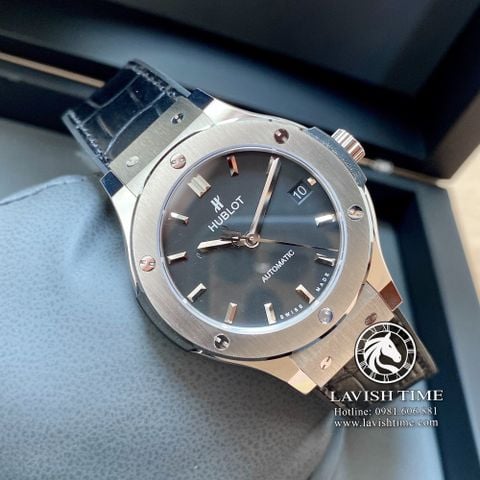 Đồng Hồ Hublot Classic Fusion 38mm Chế Tác Vỏ Bạc Titanium Mặt Số Đen Dây Da 565.NX.1171.LR