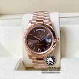 Đồng Hồ Rolex Day-Date 40mm 228235-0002 Rep 1:1 Cao Cấp Vỏ Vàng Hồng Mặt Nâu Chocolate Cọc Số La Mã Dây Kim Loại