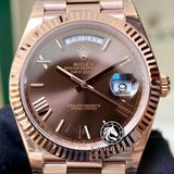 Đồng Hồ Rolex Day-Date 40mm 228235-0002 Rep 1:1 Cao Cấp Vỏ Vàng Hồng Mặt Nâu Chocolate Cọc Số La Mã Dây Kim Loại