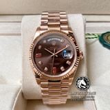 Đồng Hồ Rolex Day-Date 36mm 118235 Rep 1:1 Cao Cấp Vỏ Vàng Hồng Mặt Nâu Chocolate Cọc Số Đính Đá Và Ruby Đỏ Dây Kim Loại
