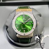 Đồng Hồ Hublot Classic Fusion 42mm Rep 1:1 Chế Tác Vỏ Bạc Độ Niềng Kim Cương Thiên Nhiên Mặt Số Xanh Lá Chải Tia Dây Da 542.NX.8970.LR