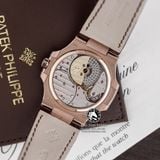 Đồng Hồ Patek Philippe Nautilus 5712R-001 Rep 1:1 Chế Tác Vỏ Vàng Hồng Mặt Nâu Dây Da