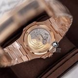 Đồng Hồ Patek Philippe Nautilus 5723/1R-010 Rep 1:1 Chế Tác Vỏ Vàng Hồng Niềng Bezel Đính Đá Baguette Mặt Nâu Dây Kim Loại