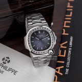 Đồng Hồ Patek Philippe Nautilus 5723 Rep 1:1 Chế Tác Vỏ Bạc Niềng Bezel Đính Đá Baguette Mặt Xanh Dương Dây Kim Loại
